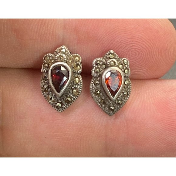 Vintage 925 Marcasite & Garnet Earrings Teardrop Cab Stud Pierced - Picture 3 of 7